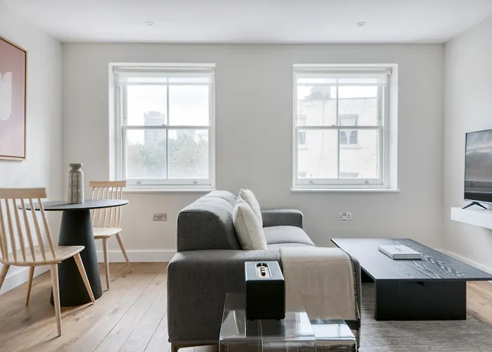 Blueground Waterloo Airy Design Balcony Lon-105